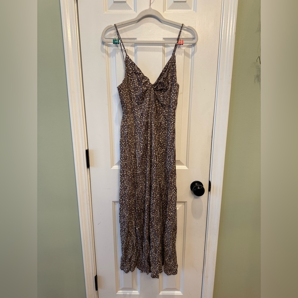 Elegant Gray Midi Dress - Picture 4 of 9